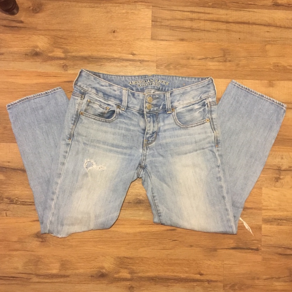 AE Distressed Crop Jean